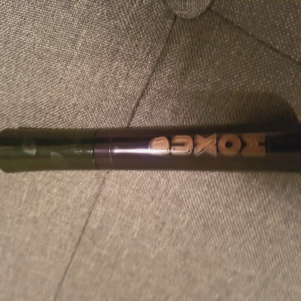Buxom Lip